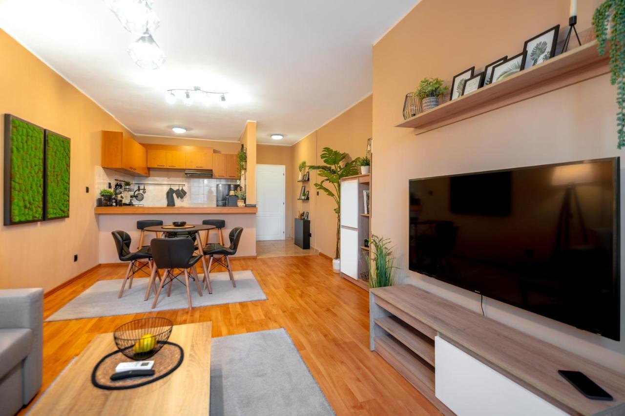 Cosy Green Apt Close To Macedonia Square ソフィア エクステリア 写真