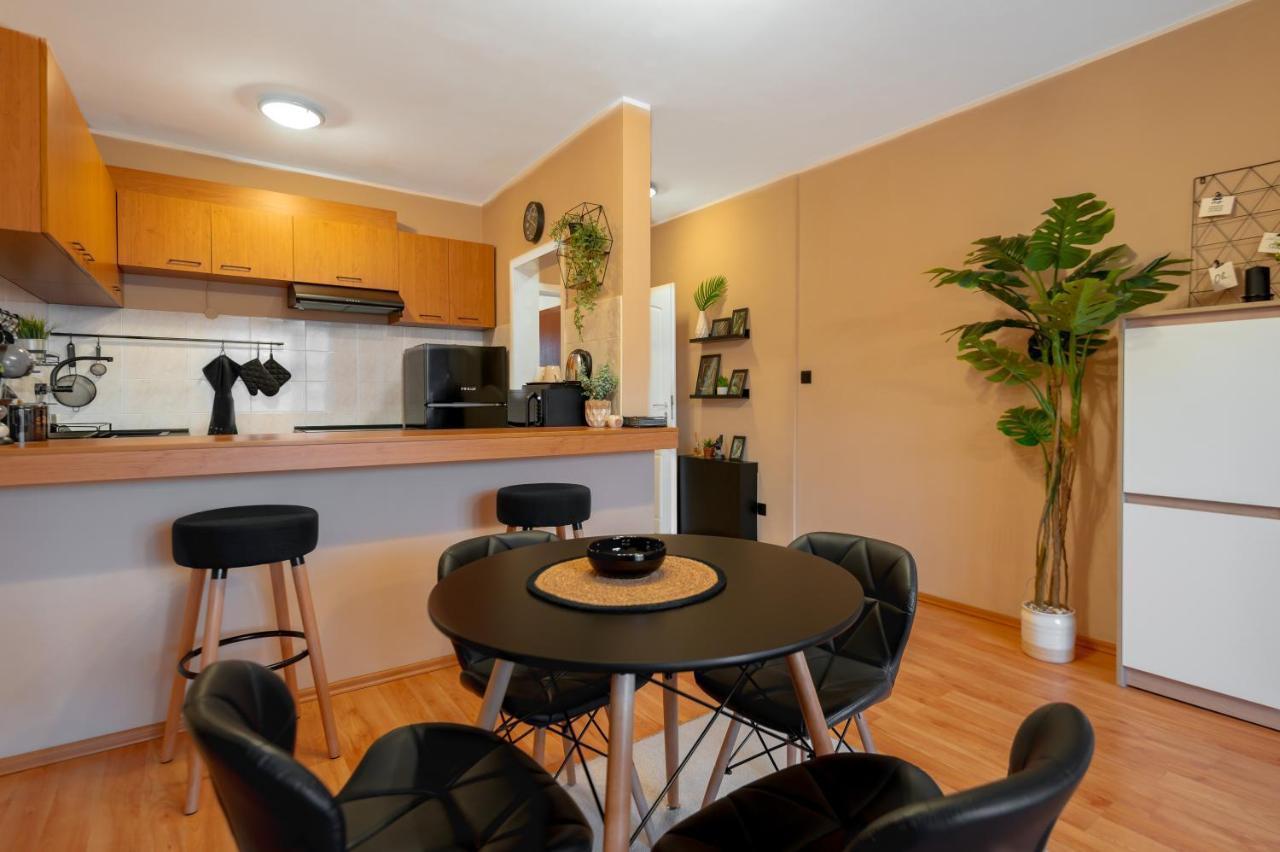 Cosy Green Apt Close To Macedonia Square ソフィア エクステリア 写真
