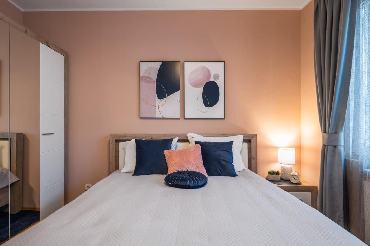 Cosy Green Apt Close To Macedonia Square ソフィア エクステリア 写真