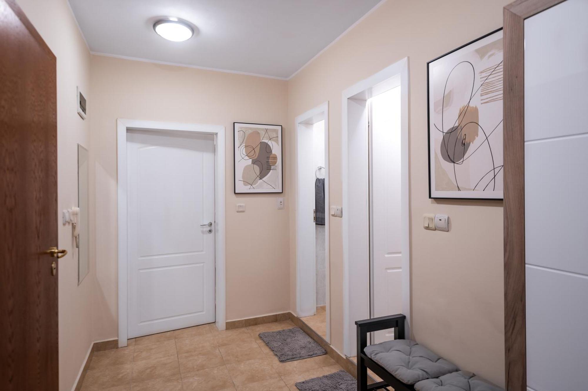 Cosy Green Apt Close To Macedonia Square ソフィア エクステリア 写真